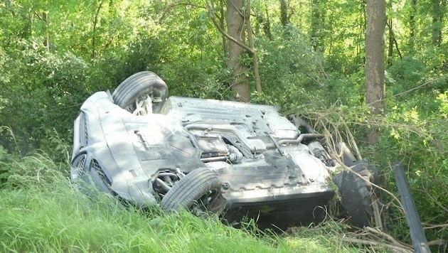 Ein Autofahrer wurde von dem Alkolenker "abgeschossen" (Bild: Berufsfeuerwehr Graz)