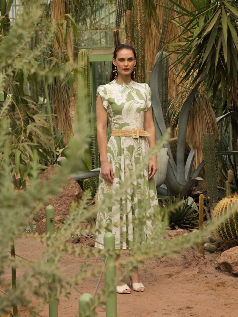 Kleid mit sommerlichem Blütenmuster von Lena Hoschek (Bild: Lena Hoschek/LippZahnschirm)