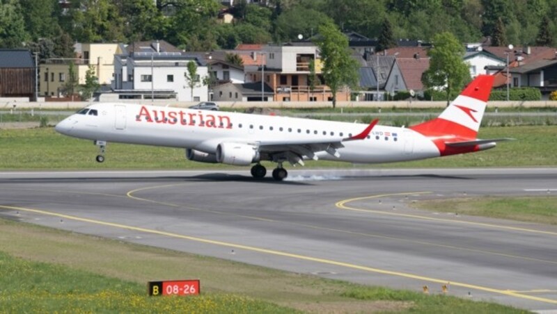 Nicht jedes Flugzeug kann am Airport Innsbruck landen. Die maximal zugelassene Spannweite beträgt 52 Meter. (Bild: Liebl Daniel)