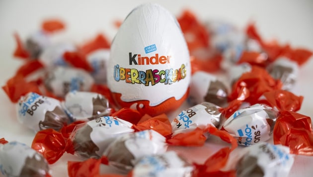 Bereits 2022 waren bestimmte Produkte der Marke Kinder betroffen gewesen. (Bild: APA/KEYSTONE/ENNIO LEANZA)