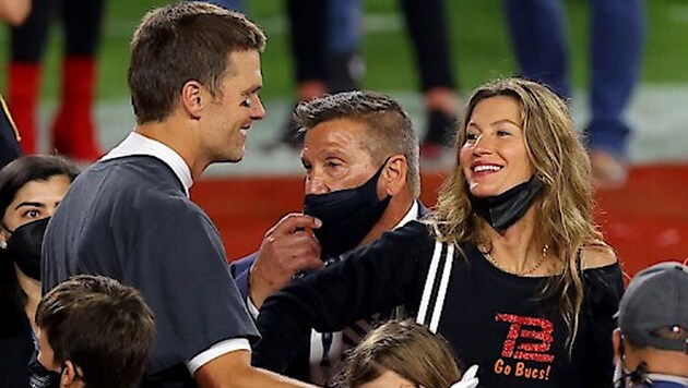 Tom Brady (li.)und Gisele Bündchen (re.) (Bild: APA/Getty Images via AFP/GETTY IMAGES/Kevin C. Cox)