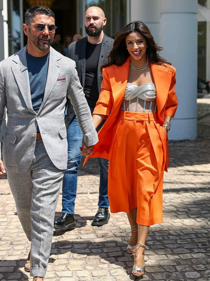 Eva Longoria schlenderte Hand in Hand mit ihrem Ehemann Jose Baston durch Cannes. (Bild: www.PPS.at)