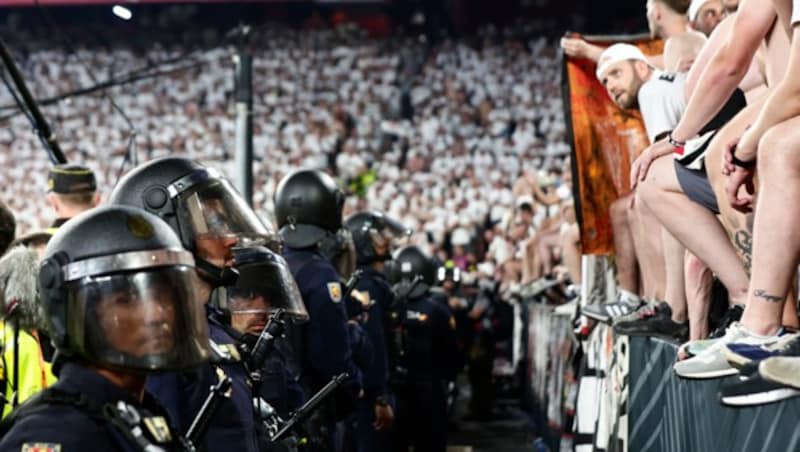 Fans von Eintracht Frankfurt beim Europa-League-Finale (Bild: AP)