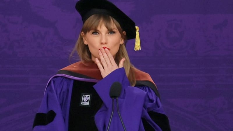 Taylor Swift wurde von der New York University die Ehrendoktorwürde verliehen. (Bild: 2022 Getty Images)