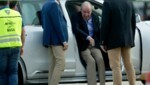 Spaniens Altkönig Juan Carlos bei seiner Ankunft am Peinador-Flughafen in Vigo (Bild: AP)