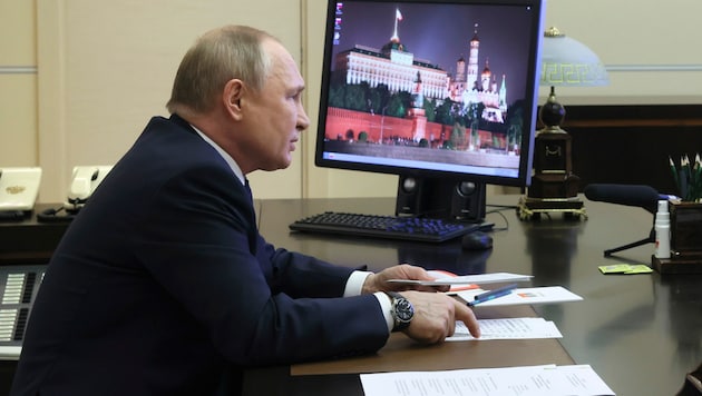 Der Enthüllungsjournalist Christo Grozev glaubt, dass Putin in einigen Monaten gestürzt wird. (Bild: AP)