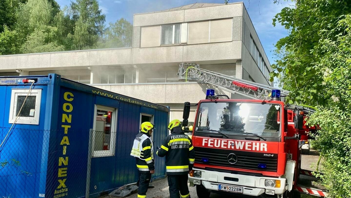 Bruck An Der Mur - Brandstifter Legten Feuer In Ehemaliger Schule ...