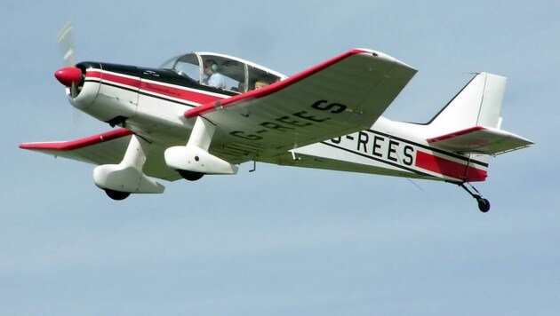 Das Kleinflugzeug vom Typ Jodel D140 habe einem Flugverein gehört und einen Erstflug absolviert. (Bild: Wikimedia.org)