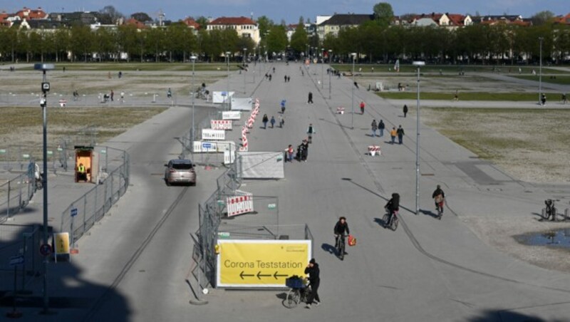 Im Jahr 2021 herrschte auf der Theresienwiese in München gähnende Leere. 2022 soll hier die Wiesn wieder stattfinden. (Bild: Christof STACHE / AFP)