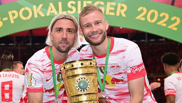 Konrad Laimer (re.) und Kevin Kampl feierten im Vorjahr mit Leipzig den Sieg im DFB-Pokal. (Bild: GEPA pictures)