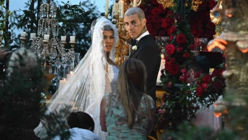 Kourtney Kardashian und Travis Barker bei ihrer Hochzeit in Portofino (Bild: www.PPS.at)