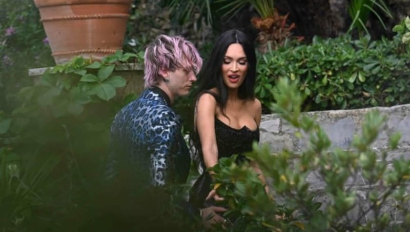 Megan Fox und Machine Gun Kelly waren Gäste der Hochzeit von Kourtney Kardashian und Travis Barker in Portofino. (Bild: www.PPS.at)