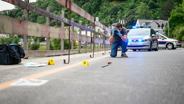 Die Polizei am Tatort an der Oberen Donaulände in Linz, verhaftete den Stecher. (Bild: Alexander Schwarzl)