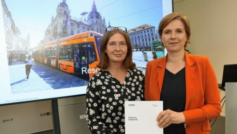 Bürgermeisterin Elke Kahr (KPÖ, links) und Vizebürgermeisterin Judith Schwentner (Grüne) (Bild: Christian Jauschowetz)