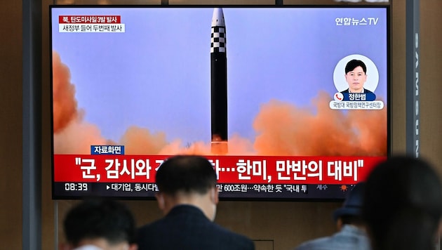 Nordkorea hat am Sonntag ballistische Raketen im Japanischen Meer abgeschossen (Archivbild). (Bild: APA/AFP/Jung Yeon-je)