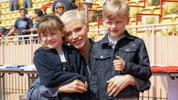 Fürstin Charlene von Monaco mit ihren Kindern Prinz Jacques und Prinzessin Gabriella (Bild: www.photopress.at)