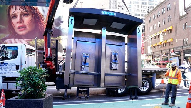 Die letzte öffentliche Telefonzelle am New Yorker Times Square kommt ins Museum. (Bild: APA/AFP/TIMOTHY A. CLARY)