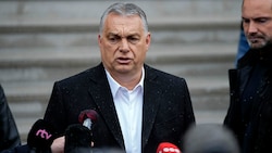 Ungarns Ministerpräsident Viktor Orban glaubt nicht an ein rasches Kriegsende in der Ukraine. (Bild: AP)