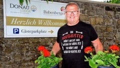 Erich Nowotni ist die Seele des Hauses in der Donau-Lodge und im Babenbergerhof – ein wirklich würdiger „Poldi der Woche“. (Bild: Pressefoto Franz Crepaz)