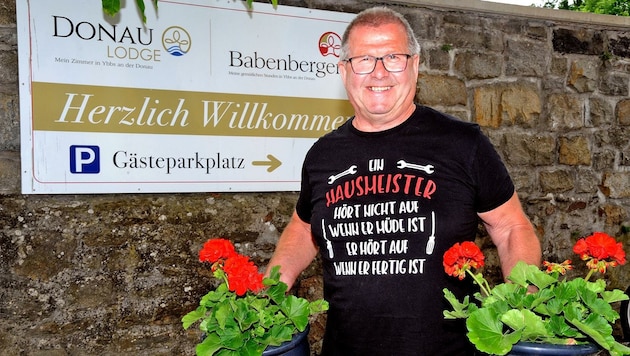 Erich Nowotni ist die Seele des Hauses in der Donau-Lodge und im Babenbergerhof – ein wirklich würdiger „Poldi der Woche“. (Bild: Pressefoto Franz Crepaz)