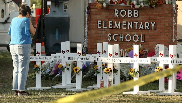 In Texas starben bei einem Schulmassaker letztes Jahr 19 Kinder und zwei Lehrerinnen. (Bild: Kin Man Hui/The San Antonio Express-News via AP)