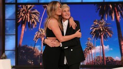 Jennifer Aniston war bei der allerletzten Show von US-Talkerin Ellen DeGeneres zu Gast. (Bild: Michael Rozman/Warner Bros./AP)