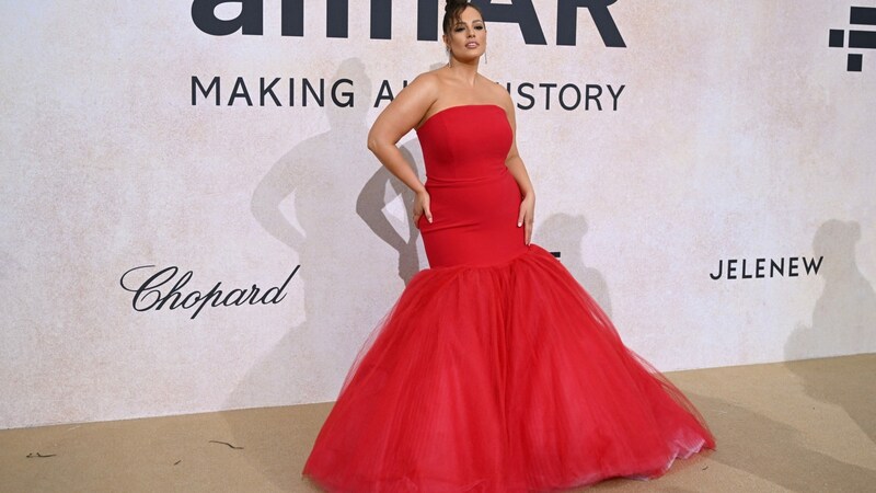 Sexy „Lady in Red“: Ashley Graham (Bild: AFP)