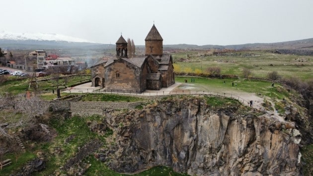 Hay enormes iglesias y monasterios en Armenia.  (Imagen: Viento de cola)