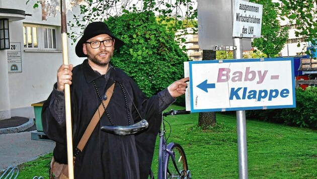 Albin Sampel führt als Nachtwächter durch das Grazer LKH ALBIN SAMPEL (Bild: Foto Ricardo, Richard Heintz 8010)