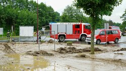 Die Feuerwehren sind seit den späten Abendstunden im Dauereinsatz (Bild: BFVFB/C. Karner)