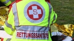 Die Rettung brachte den 73-Jährigen ins Krankenhaus (Symbolbild). (Bild: P. Huber)