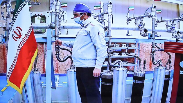 Erst im Vorjahr hat der Iran angegeben, seine Zentrifugen zur Anreicherung von Uran in Betrieb zu nehmen und damit gegen die Verpflichtungen aus dem Atomabkommen zu verstoßen. (Bild: AFP/Iranian Presidency)
