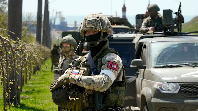 Russische Soldaten in der Region Donezk (Bild: AP)