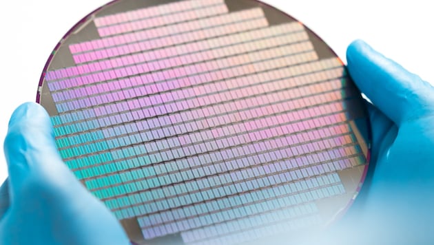 Trump hatte im August Zölle von etwa 100 Prozent auf importierte Halbleiter angekündigt.