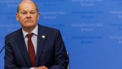 Die Umfragewerte von Deutschlands Kanzler Olaf Scholz und seiner SPD sind im Sinkflug. (Bild: The Associated Press)