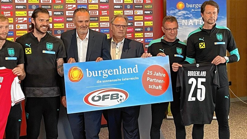 Christopher Trimmel, Hans Peter Doskozil, Gerhard Miletich, Ralf Rangnick, Peter Schöttel (v.li.) (Bild: Rainer Bortenschlager)