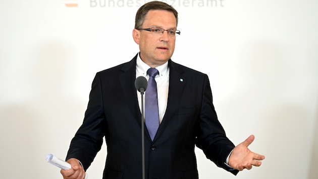ÖVP-Klubobmann August Wöginger (Bild: APA/ROLAND SCHLAGER)