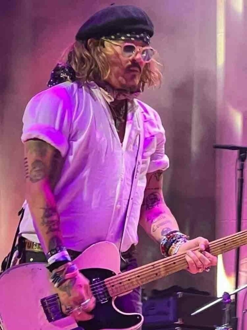 Während die Jury tagte, spielte Johnny Depp als Überraschungsgast beim Konzert seines Kumpels Jeff Beck in Sheffield. (Bild: www.PPS.at)