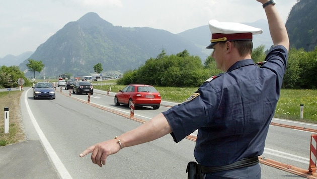 Die Fremden-Grenzpolizei Ilz stoppte die flüchtigen Täter (Symbolbild). (Bild: CHRISTOF BIRBAUMER, Krone KREATIV)