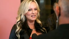 Stormy Daniels hat in ihrem ersten Interview nach dem Schuldspruch für Trump eine Gefängnisstrafe für den Ex-US-Präsidenten gefordert. (Bild: AFP/Getty Images North America/Phillip Faraone)