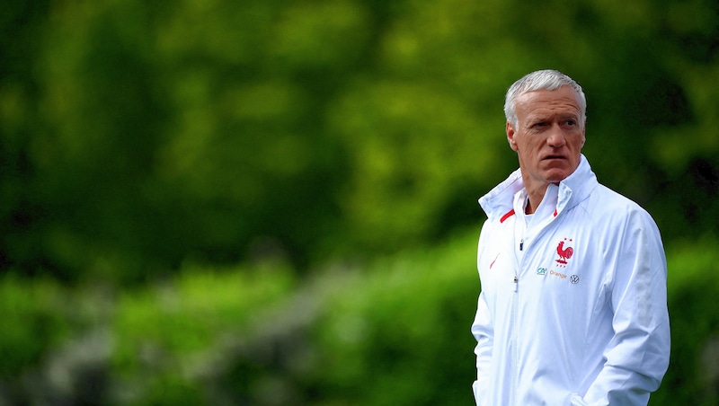 Didier Deschamps trauert um seinen verstorbenen Vater. Er sitzt heute nicht auf der Bank. (Bild: AFP)