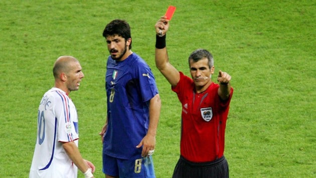 Flog im WM-Finale 2006 nach einem Kopfstoß vom Platz: Zinedine Zidane (li.). (Bild: GEPA pictures)