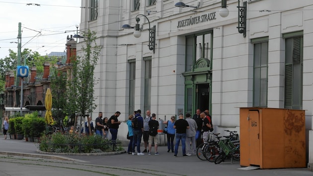 Das stille Örtchen an der Station Josefstädter Straße ist manchen ein Dorn im Auge. (Bild: Zwefo)