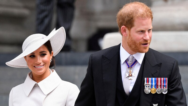 Herzogin Meghan Markle und Prinz Harry (Bild: APA/Photo by TOBY MELVILLE/AFP)