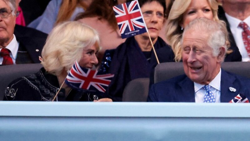 Herzogin Camilla und Prinz Charles sichtlich amüsiert auf der Zuschauertribüne (Bild: AFP)