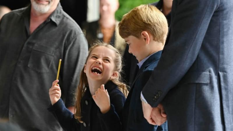 So happy hat man Prinzessin Charlotte noch nie gesehen wie jetzt in Cardiff, wo sie den Hit „Bruno“ aus dem Film „Encancto“ dirigieren durfte. (Bild: APA/Ashley Crowden/PA via AP)