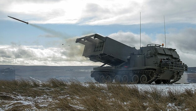 Ein Mehrfachraketenwerfer des Typs M270 während einer Übung in Otterburn im Norden Englands (Bild: Ministry of Defence)