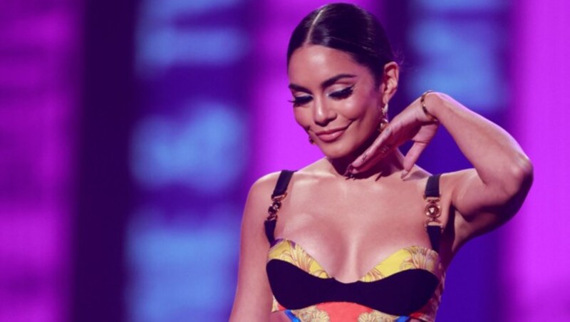 Schauspielerin und Sängerin Vanessa Hudgens moderierte die MTV Movie and TV Awards im Barker Hangar in Santa Monica.
 (Bild: APA/Photo by Michael TRAN/AFP)