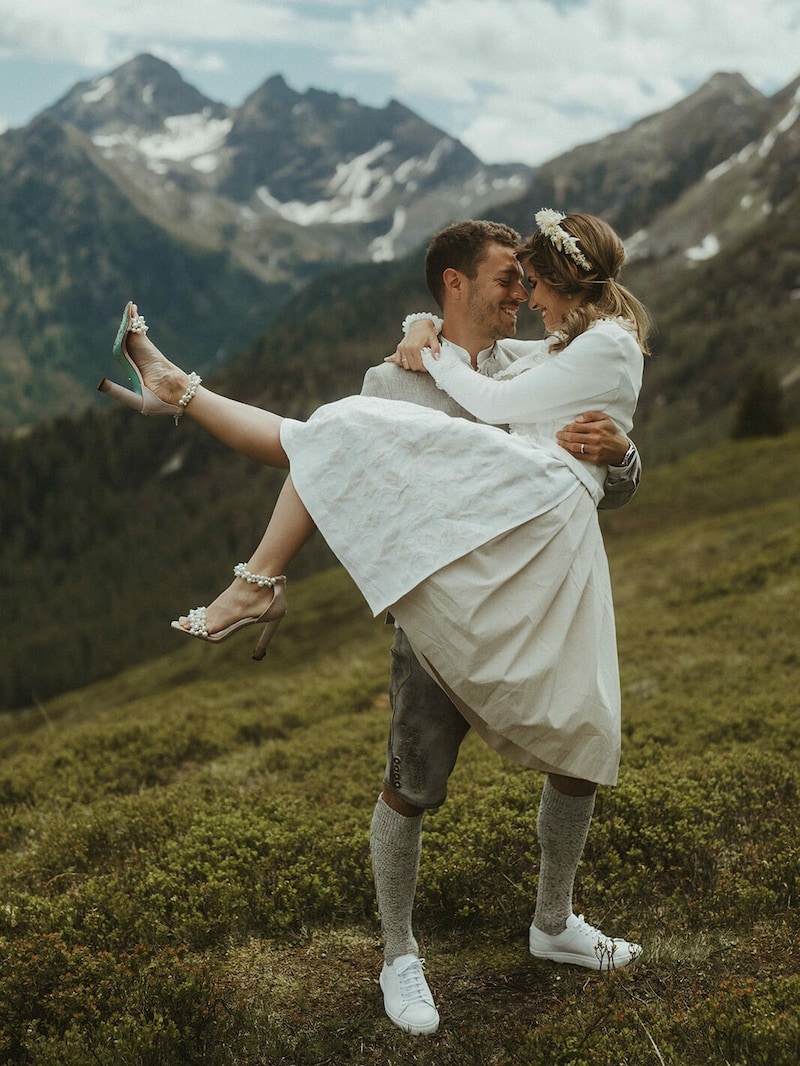 Standesamtlich wurde im Drindl von OTTO Versand geheiratet. (Bild: kreativ wedding)