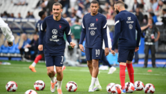 Antoine Griezmann (li.) Kylian Mbappe (mi.) Karim Benzema (re.) (Bild: APA/AFP/FRANCK FIFE)